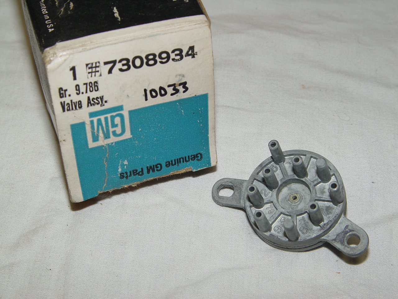 196970 Chev Heater & AC Vacuum Control Valve Assembly